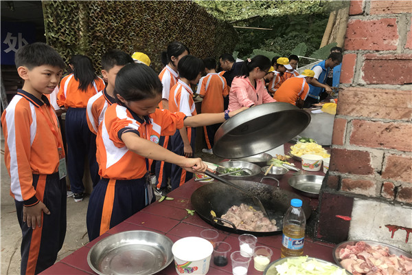 東莞農(nóng)家樂(lè)野炊柴火飯過(guò)程中需要注意事項(xiàng)